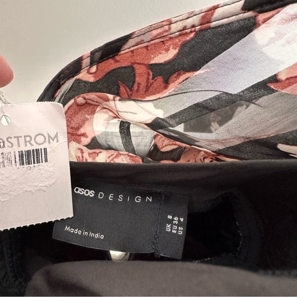 ASOS DESIGN satin stripe blouson mini dress with T ring detail in floral print - Picture 8 of 14